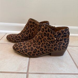 Old Navy Leopard Print Ankle Boots size 9.5
